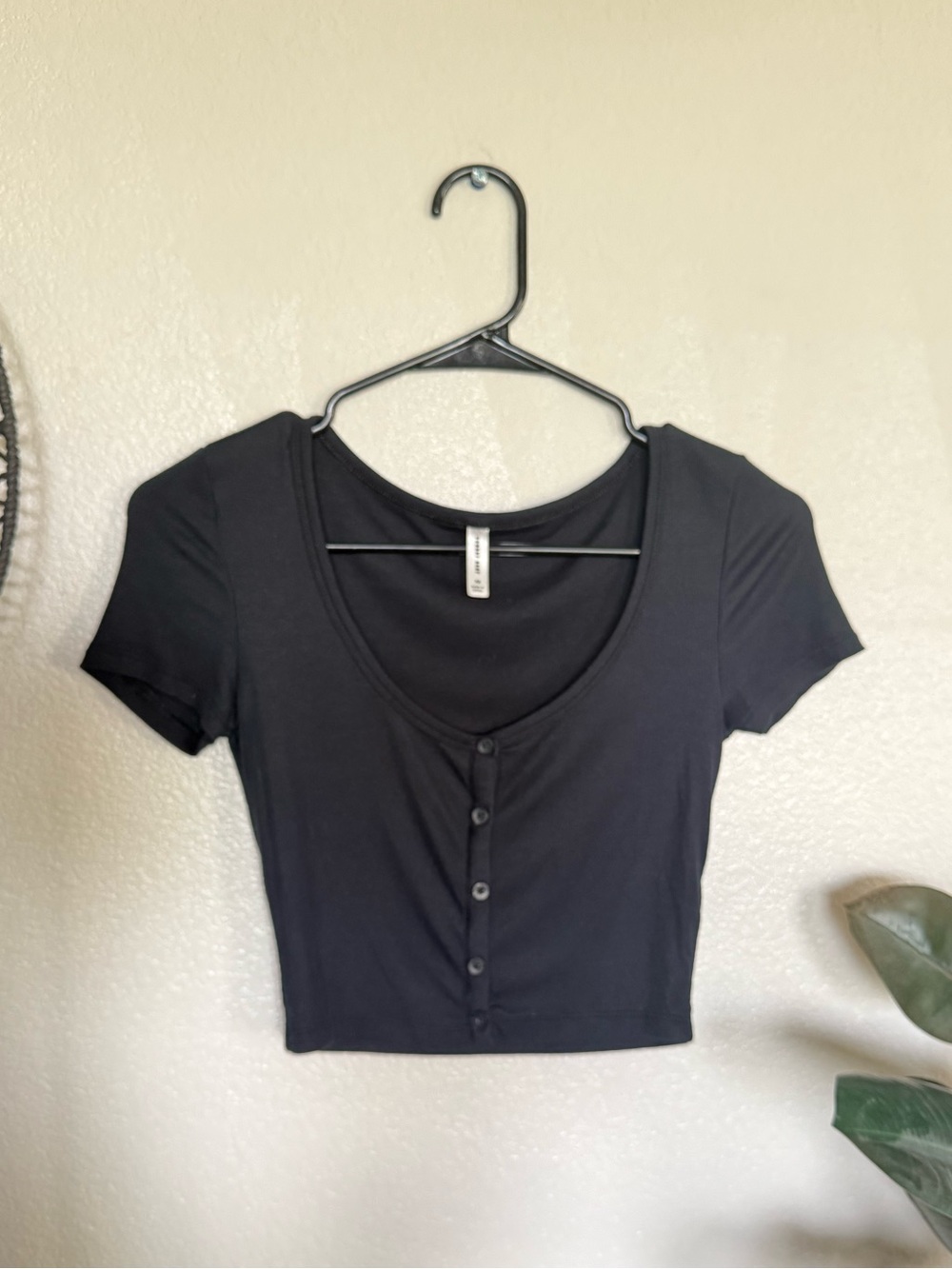 Aritzia Black Short Sleeve Button-Front Crop Top